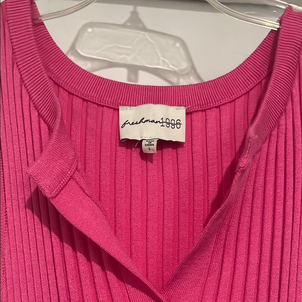 Freshman 1996  Vibrant  fuchsia Pink Ribbed Knit Top